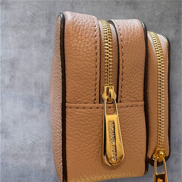 NWT! Rare Michael Kors Makeup Bag in Fawn - Picture 8 of 14